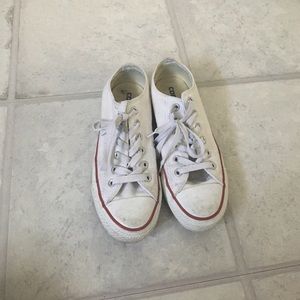 Women’s size 7 converse